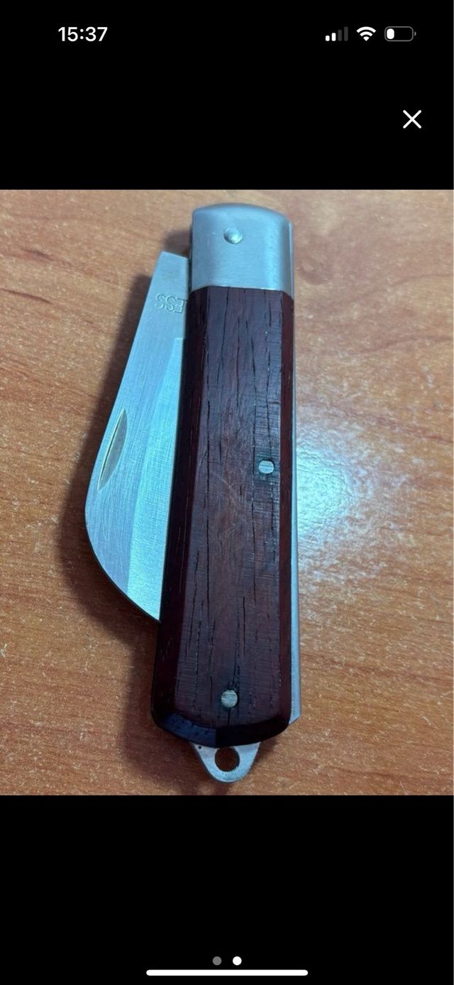 Navaja de madera y metal
