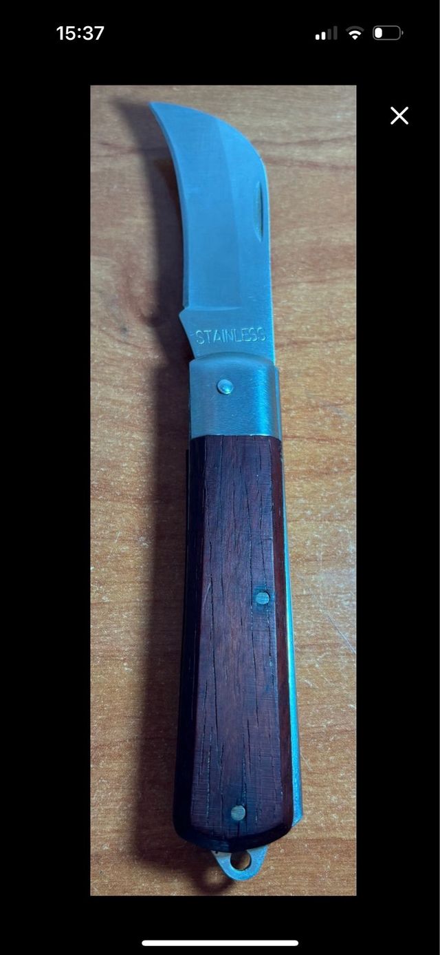 Navaja de madera y metal