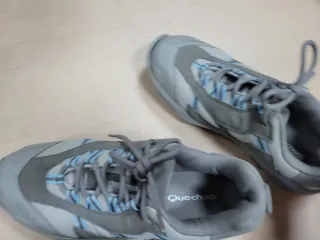 Zapatillas montaña Quechua mujer grises y azules