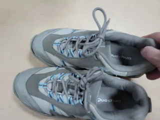 Zapatillas montaña Quechua mujer grises y azules