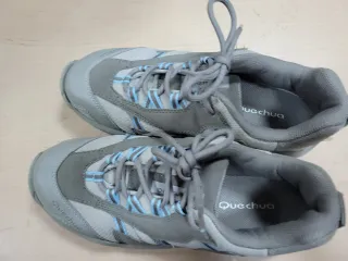 Zapatillas montaña Quechua mujer grises y azules