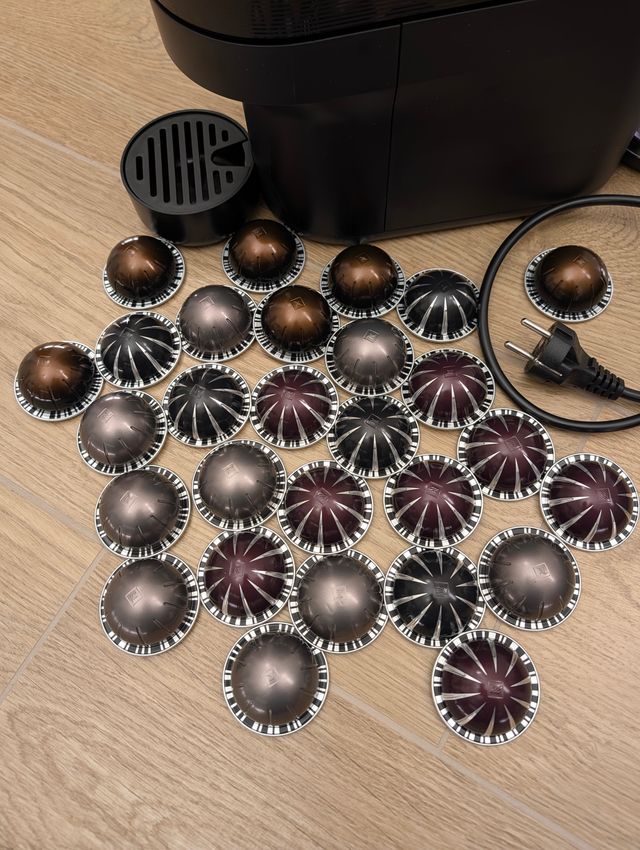 Nespresso Vertuo Pop Macchina Caffè Nuova + Caps