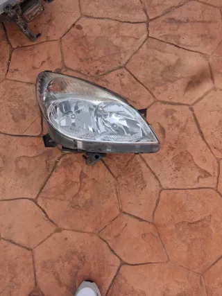 Faro Citroën5 2002) Despiece el está casi