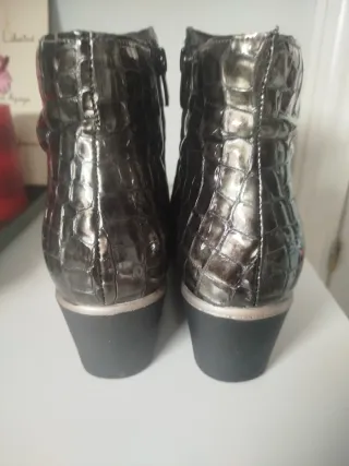 Botines D chicas grises y plateados