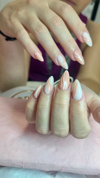 Uñas de gel decoradas
