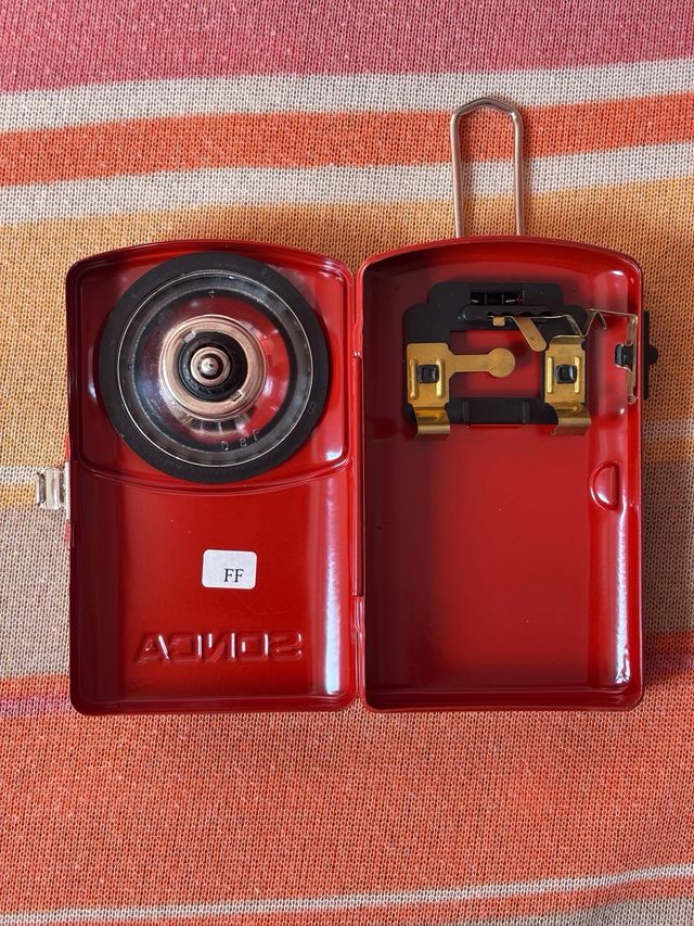 Linterna Sonca Roja y Negra