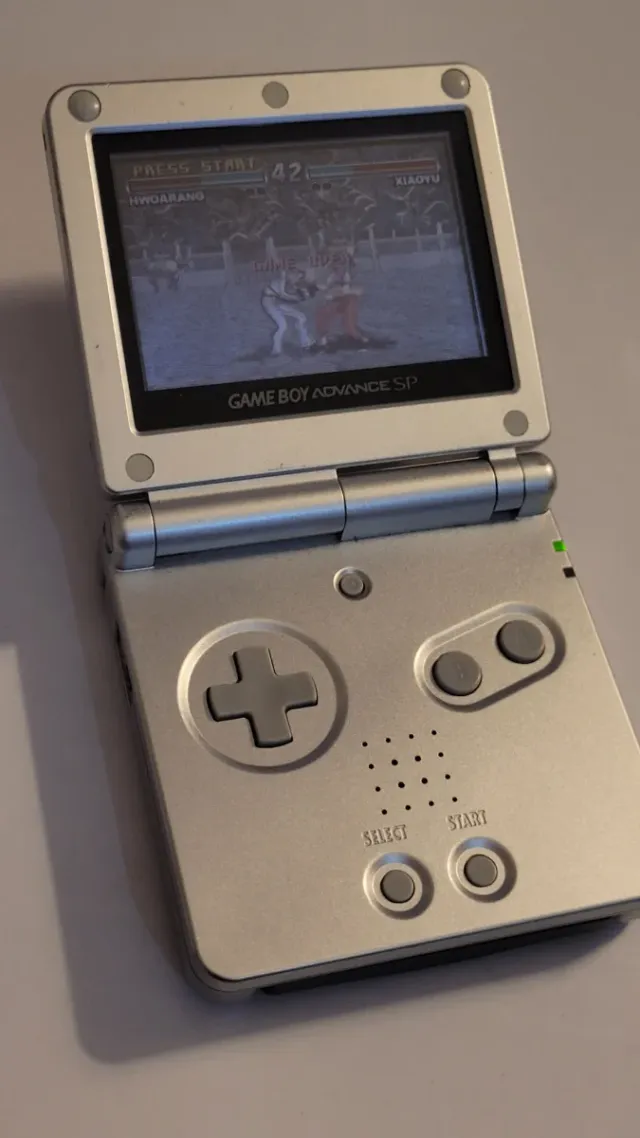 Nintendo Game Boy Advance SP Plata