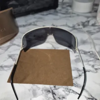 Occhiali da sole Gucci a mascherina