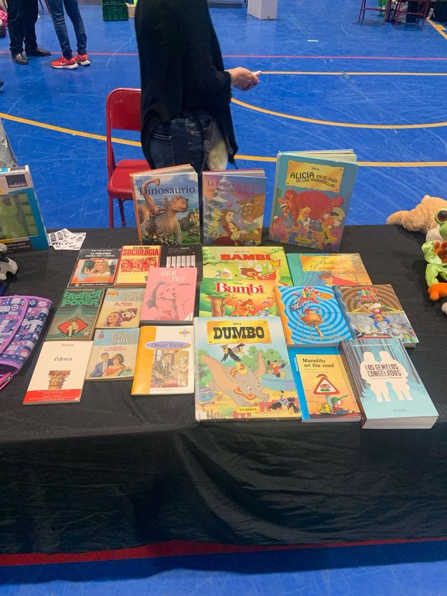 Libros Disney, Kika Superbruja, Freud, Sociología