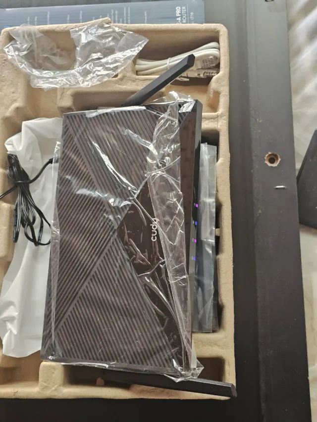 LOTE 2 Routers Cat 18 (Wi-Fi 6) + Cat 6 (LT700) 