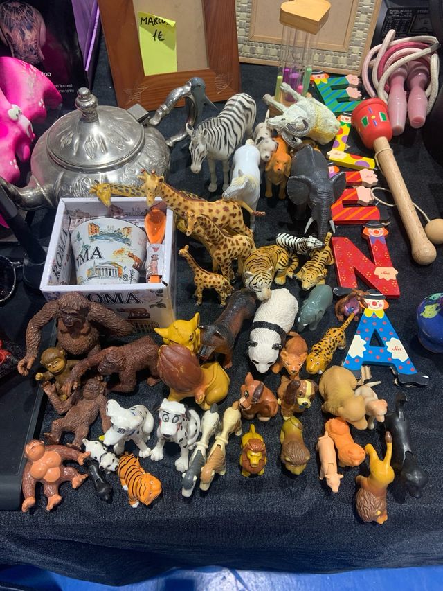 Figuritas de animales de juguete