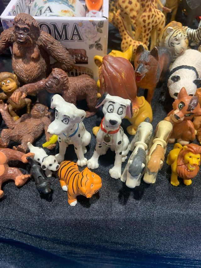 Figuritas de animales de juguete