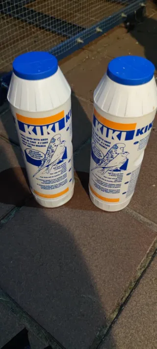 2 botes de Arena Kiki con Anís y Calcio