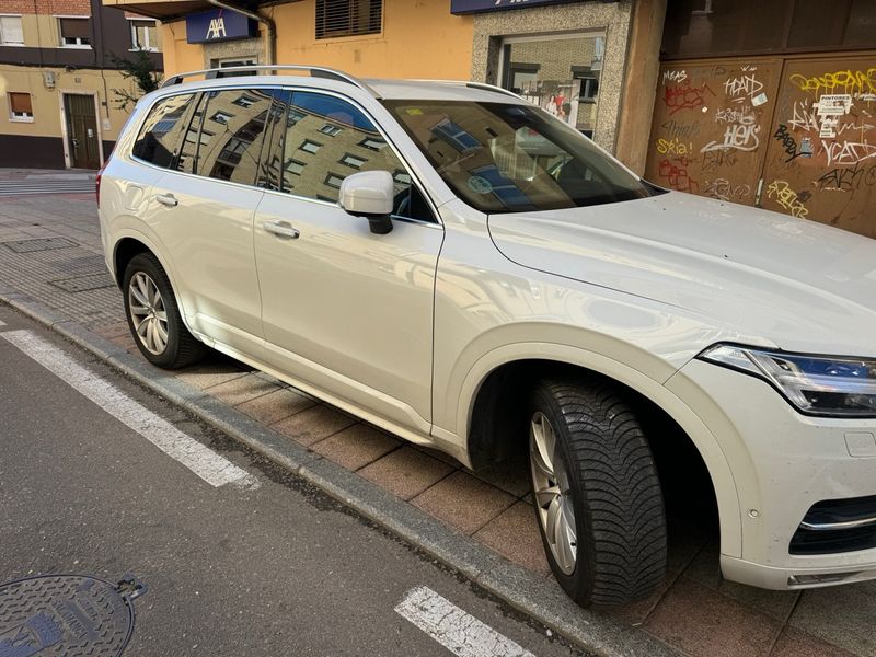 Volvo XC90 D5 - foto 1
