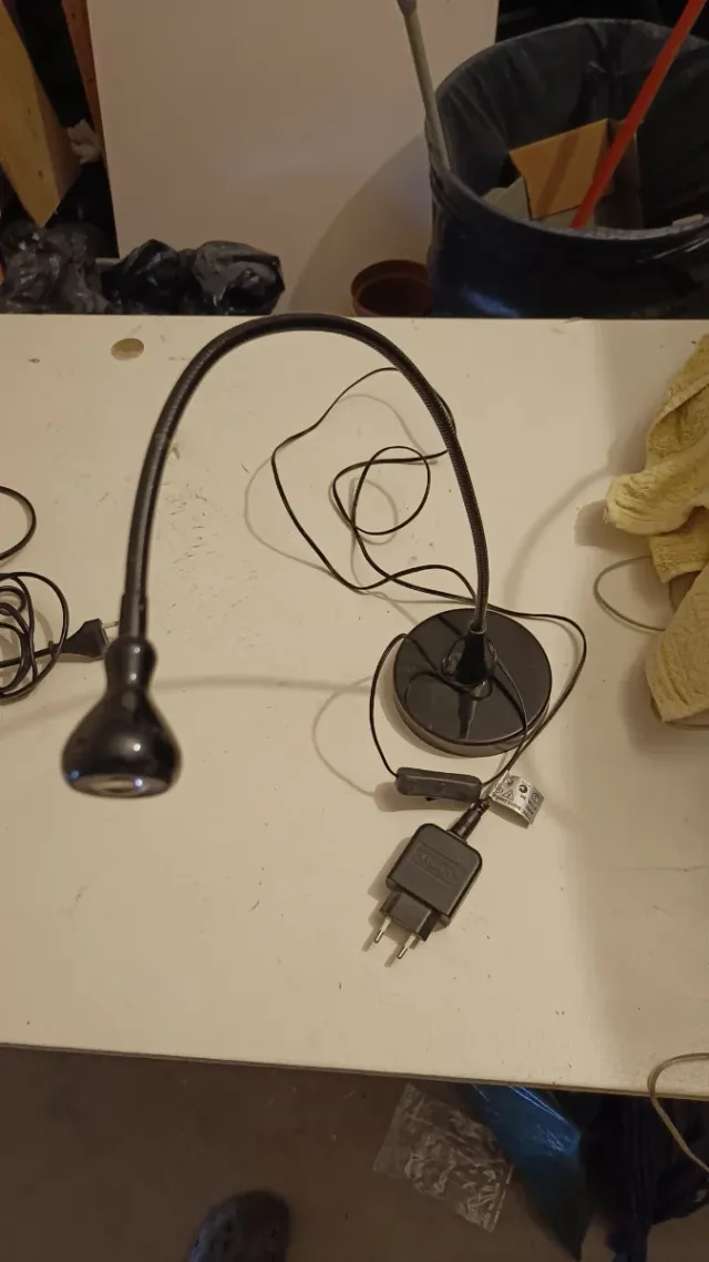 2 Lámparas de escritorio negras