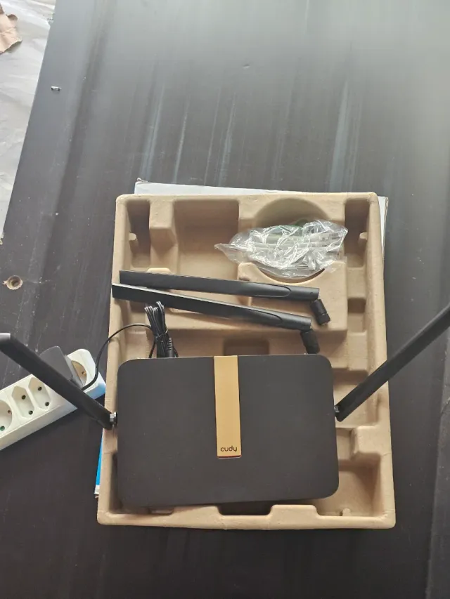 Router LT500D 4G LTE AC1200 Dual Con ranura SIM 