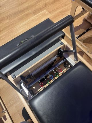 Profesora pilates de máquinas RECUPERA, FORTALECE