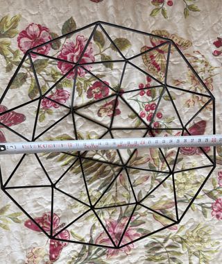 Frutero de metal negro geométrico