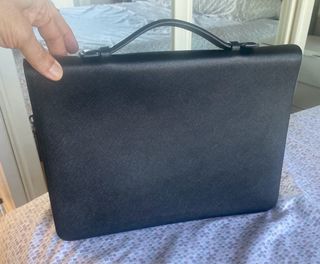 Cartera para tablet con asa 