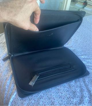 Cartera para tablet con asa 