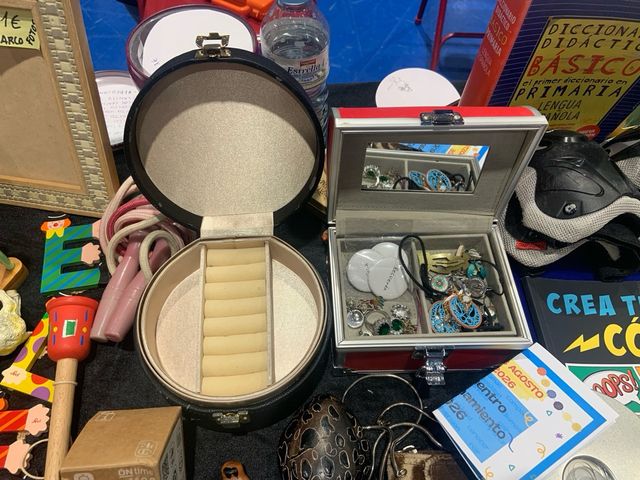 Joyero/Cajita Maquillaje Negro y Plateado