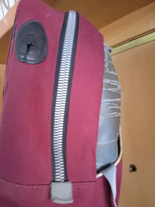 Mochila Nike Roja y Gris