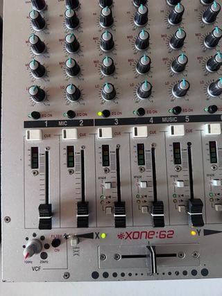 Allen & Heath Xone:62 Mesa de Mezclas Profesional
