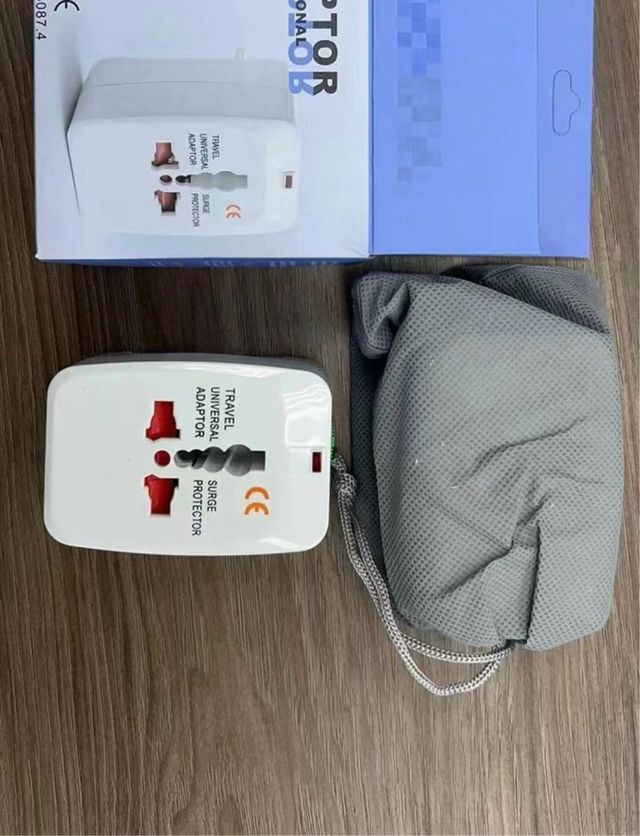 Adattatore di viaggio universale