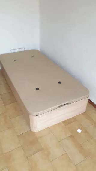 Canapé abatible beige y marrón