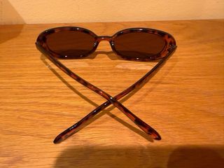 Gafas de sol ovaladas tortuga