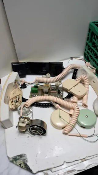 Teléfonos Rojo y verde Pared y Mesa