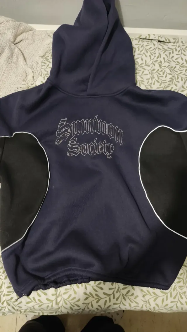 Sudadera con capucha Summon Society, croped