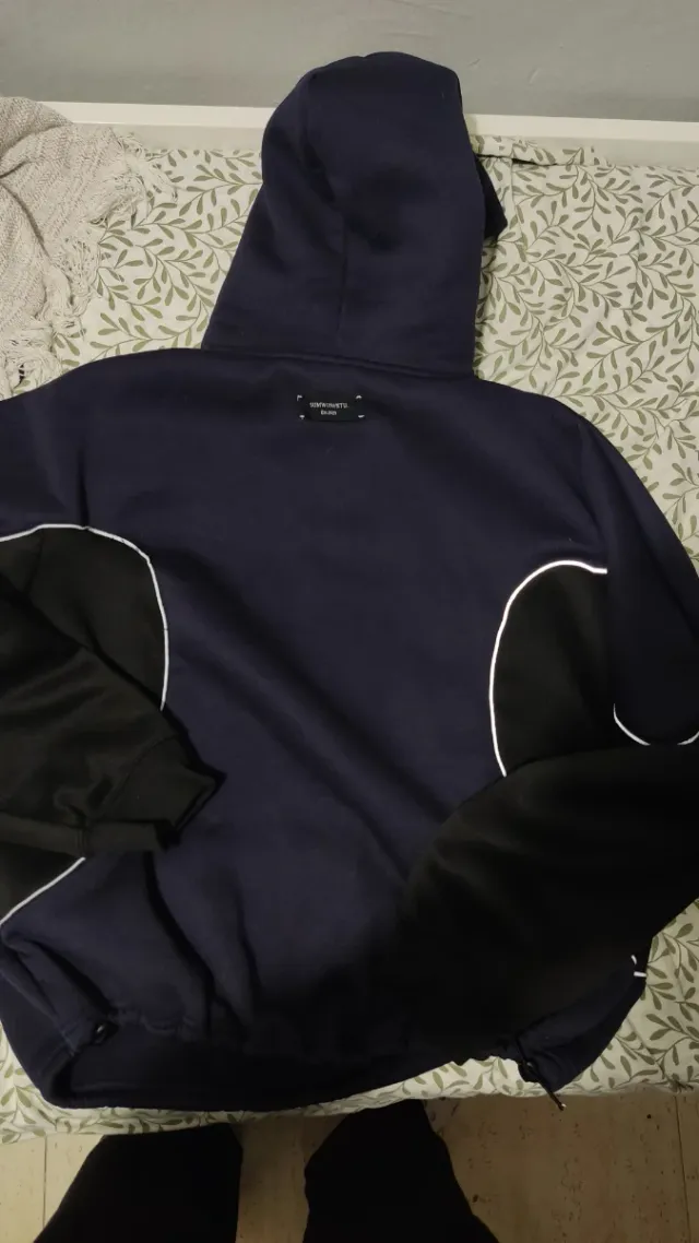 Sudadera con capucha Summon Society, croped