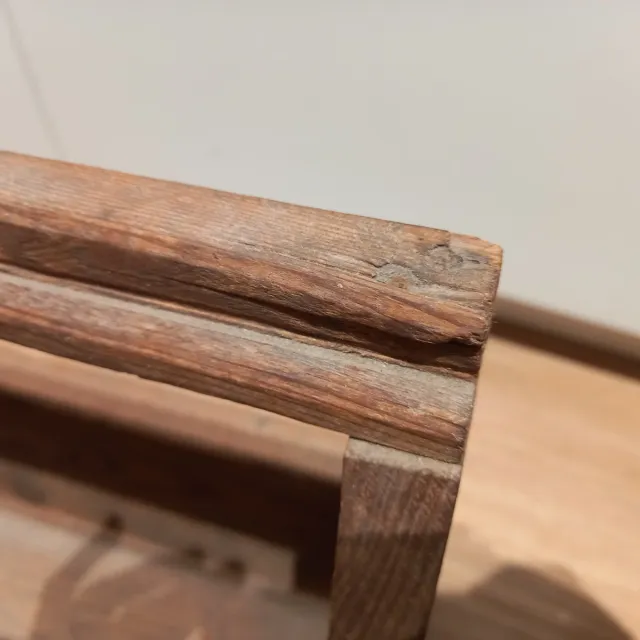 Comedero madera antiguo