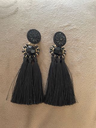 Pendientes largos flecos negros