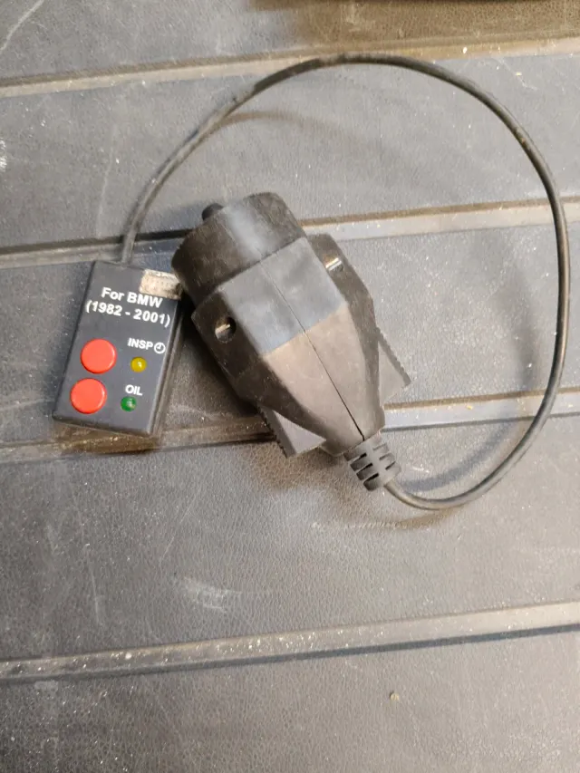 Herramienta de reseteo para BMW antiguos