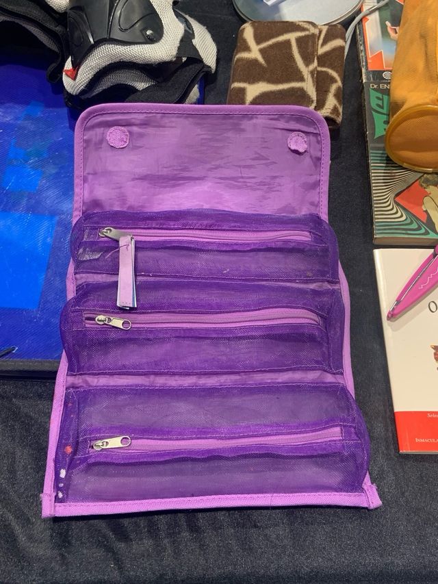 Estuche desplegable triple morado