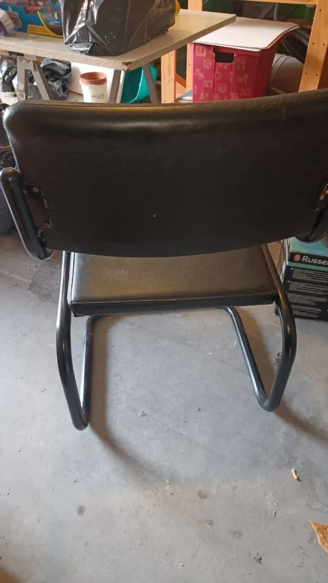 Silla de oficina negra