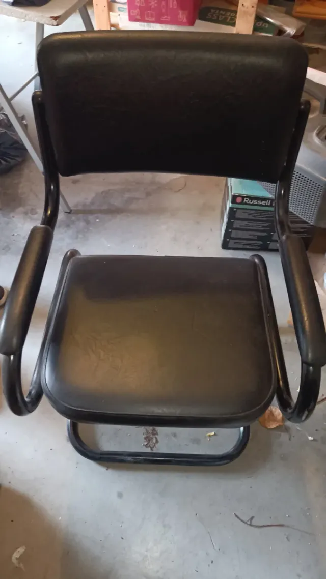 Silla de oficina negra