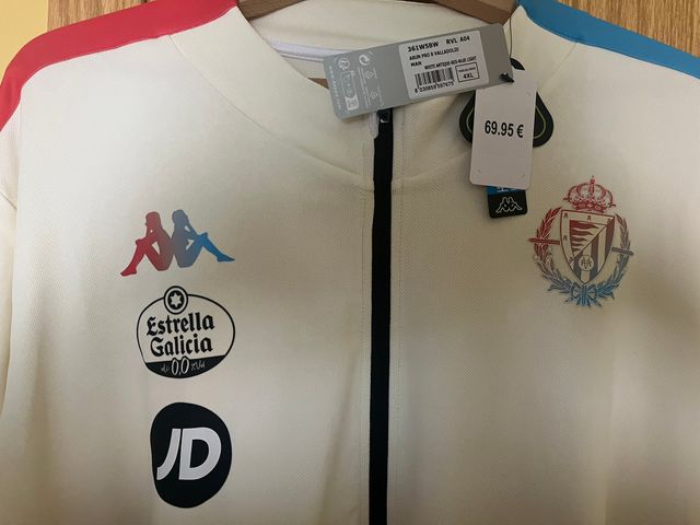 CHAQUETA PRESENTACION REAL VALLADOLID NUEVA