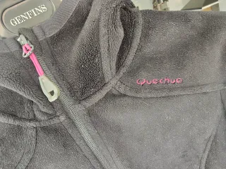 Chaqueta polar Quechua con capucha. Talla S