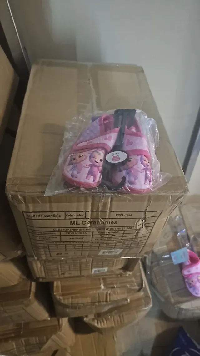 Zapatillas infantiles Cry Babies (24 pares)