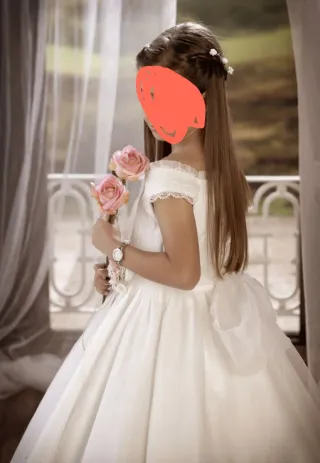 Traje de Comunión Blanco con detalle flores secas