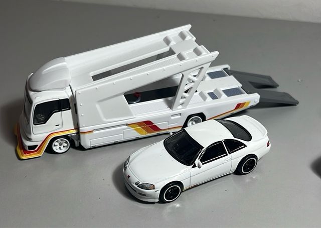 CAMIONES HOTWHEELS TEAM TRANSPORT 1/64