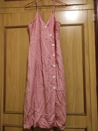 Vestido rosa con botones