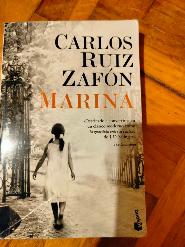 Marina (Spanish Edition)