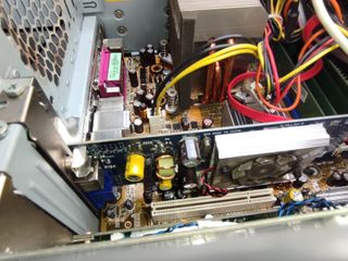 ORDENADOR HP ANTIGUO