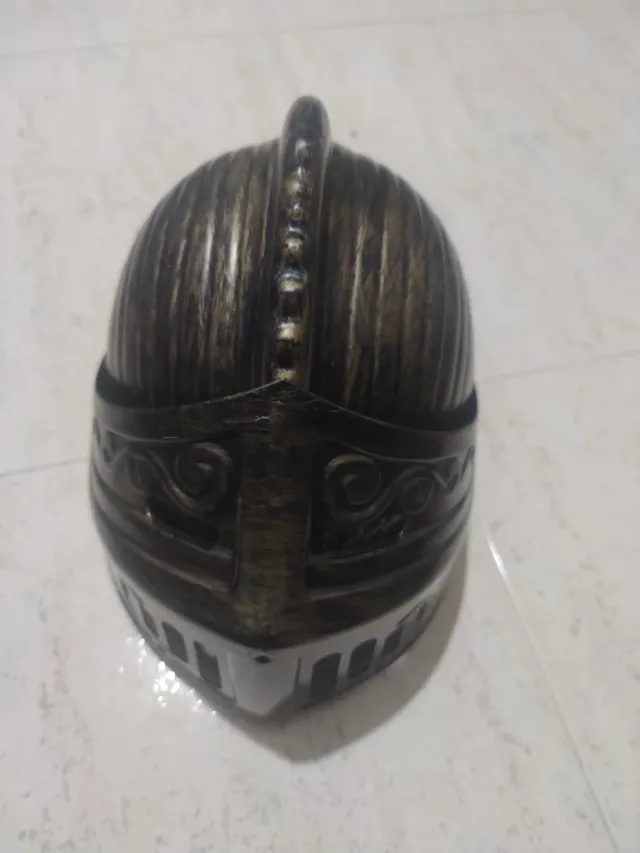 Casco de disfraz medieval