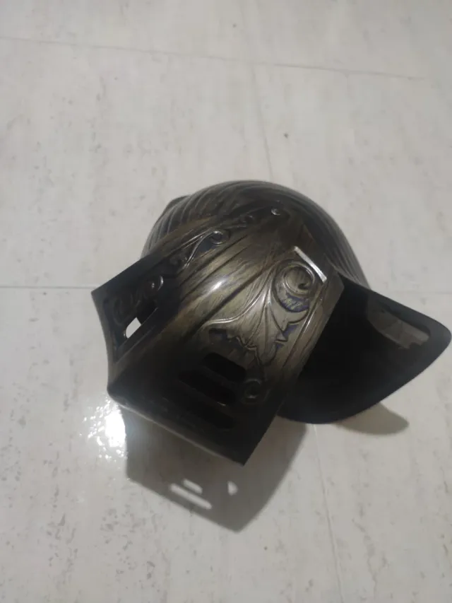 Casco de disfraz medieval
