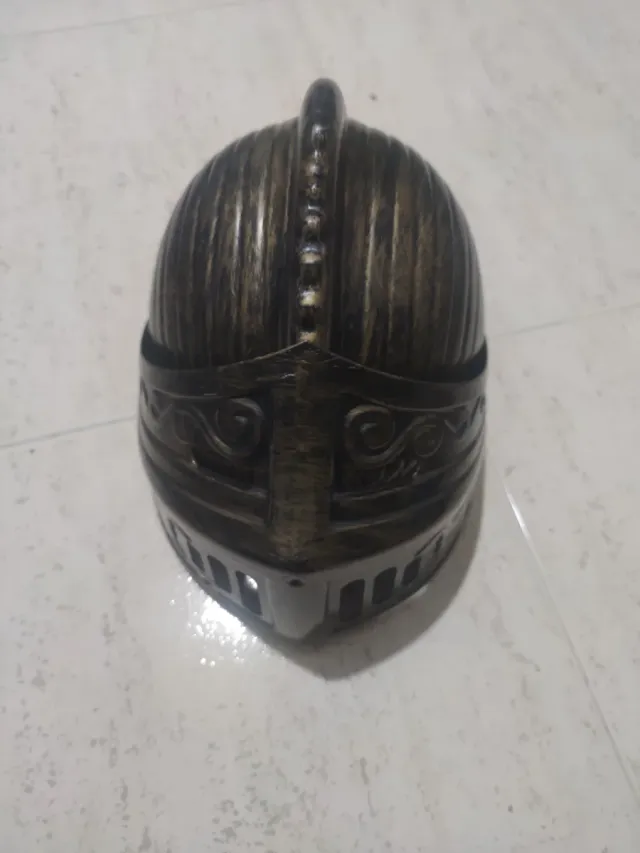 Casco de disfraz medieval